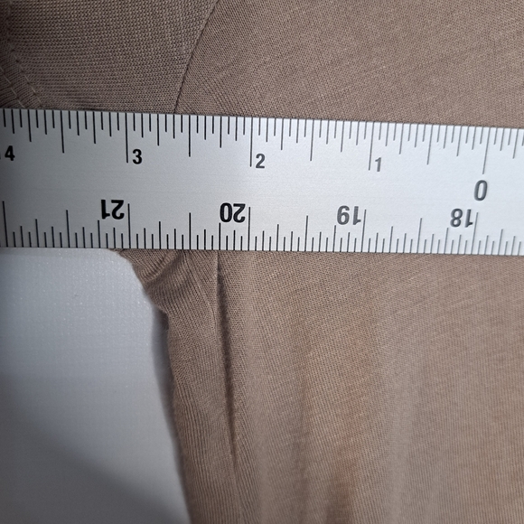 NWT Vision USA Blouse XL Leapoard Trim Tan Free Flowing V-Neck New - Picture 6 of 7